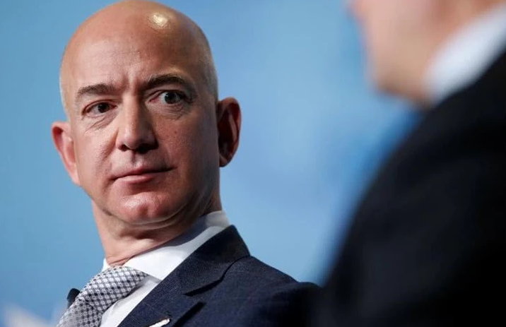 亚马逊CEO杰夫·贝索斯(Jeff Bezos)出售亚马逊股票套现18亿美元