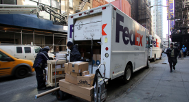 继UPS、USPS后，FedEx也宣布：增加峰值附加费